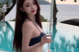 人美身材好！超美詹密周麟嘉晒海边度假视频